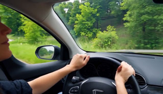 LongLive, driving scene, 5–8 seconds