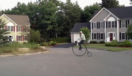 Penny-farthing rider, frame at 1–2 seconds